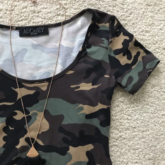 1 SMALL Camouflage Bodysuit - Picture 3 of 5